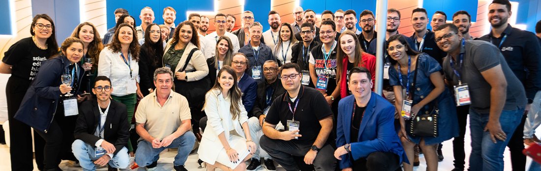 Membros da Comunidade Energês na Intersolar 2023